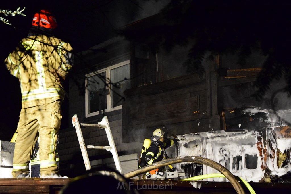 Grossfeuer Einfamilienhaus Siegburg Muehlengrabenstr P0420.JPG - Miklos Laubert